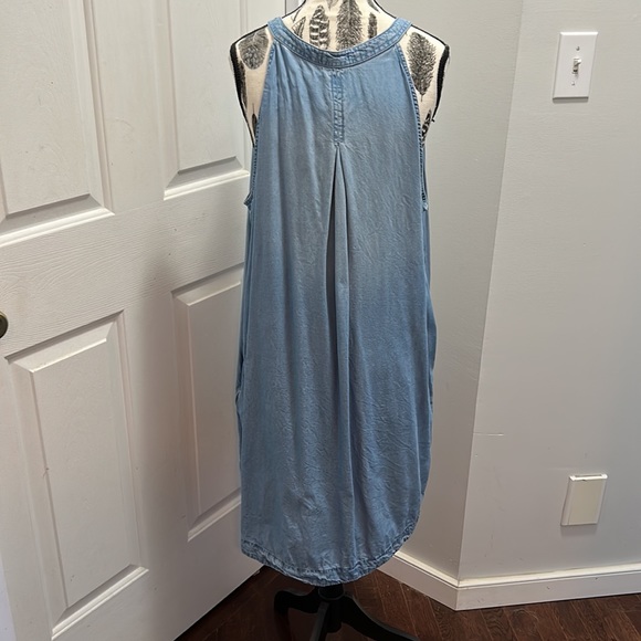 Women’s denim racer back dress with pockets, soft denim/ cotton. Size x L - Picture 2 of 4